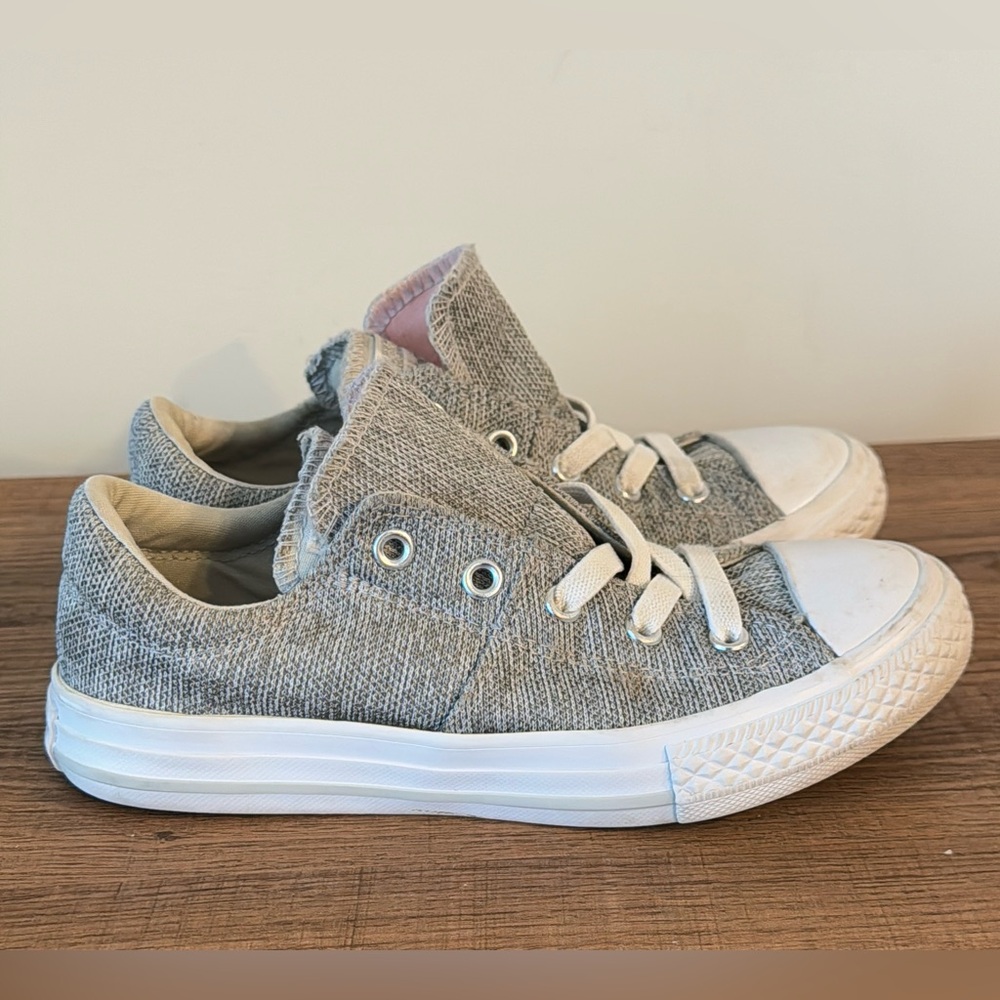 Converse 662122F CTAS Maddie Junior Girls Fashion Sneaker Gray